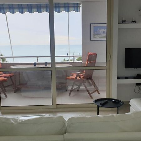 M&I Beach Apartment With Sea View Durres Ngoại thất bức ảnh
