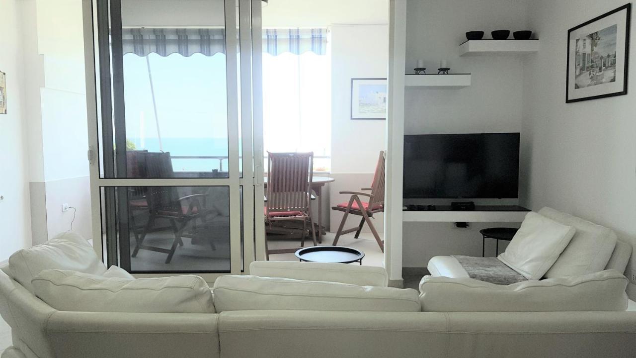 M&I Beach Apartment With Sea View Durres Ngoại thất bức ảnh
