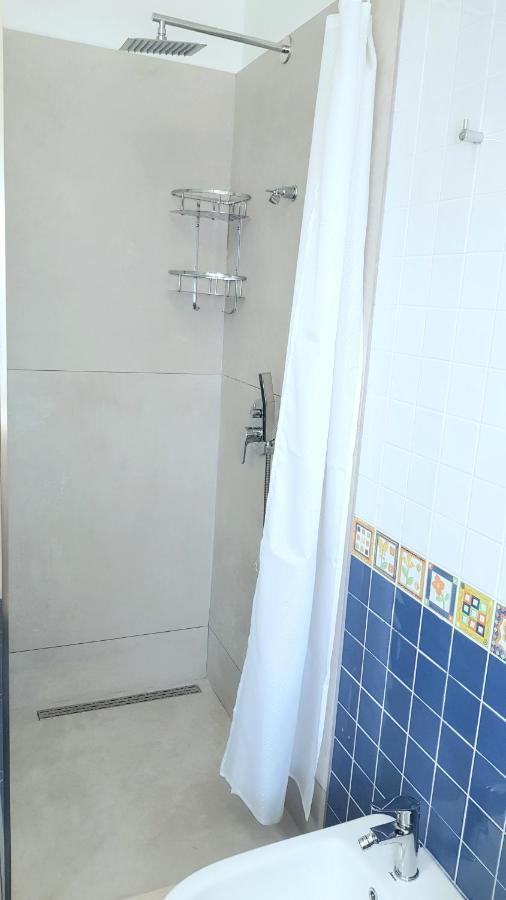 M&I Beach Apartment With Sea View Durres Ngoại thất bức ảnh