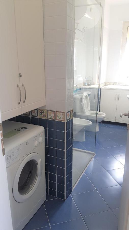 M&I Beach Apartment With Sea View Durres Ngoại thất bức ảnh