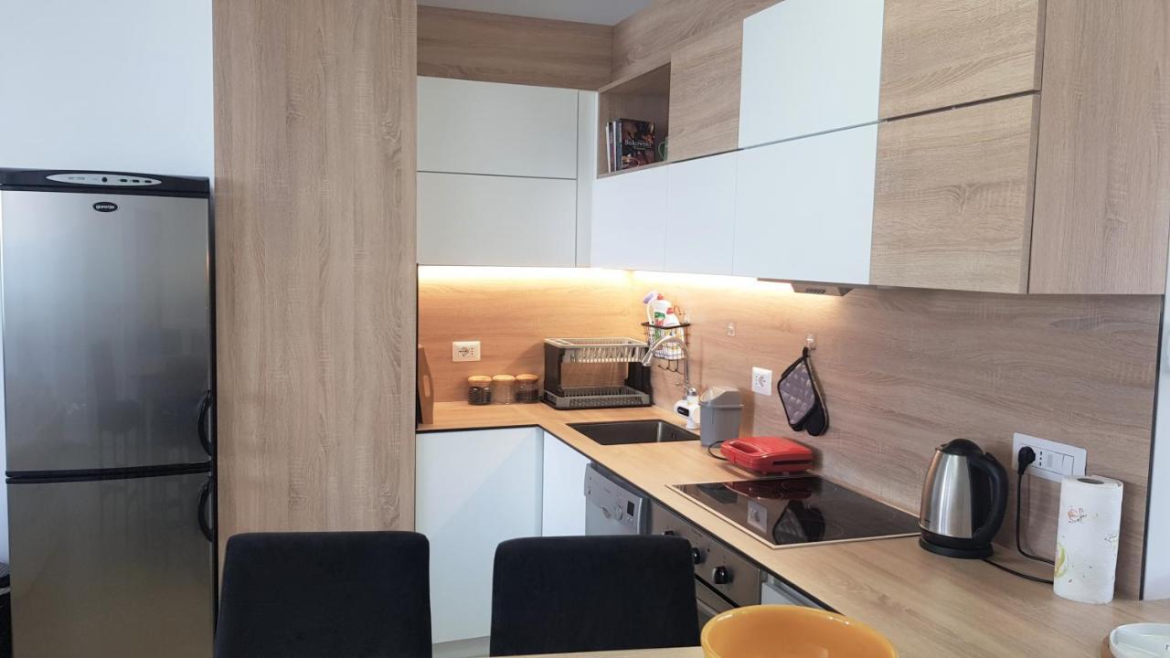 M&I Beach Apartment With Sea View Durres Ngoại thất bức ảnh