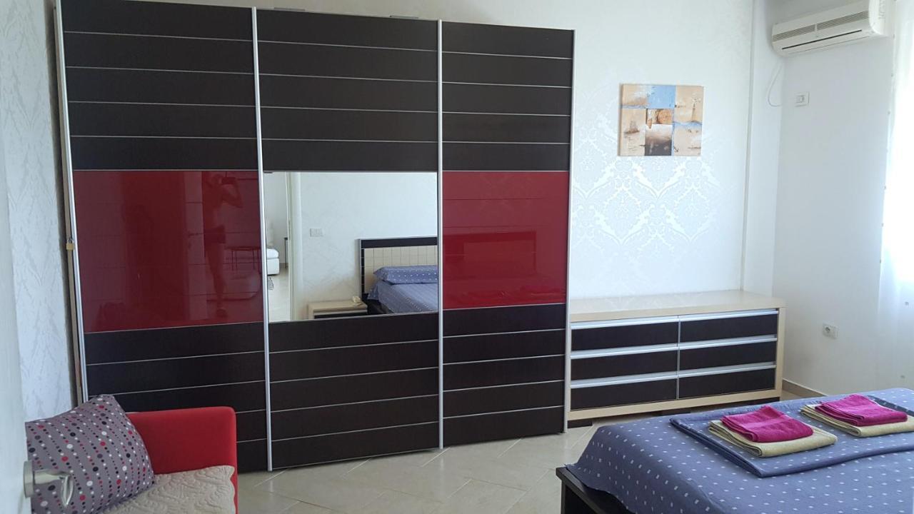 M&I Beach Apartment With Sea View Durres Ngoại thất bức ảnh