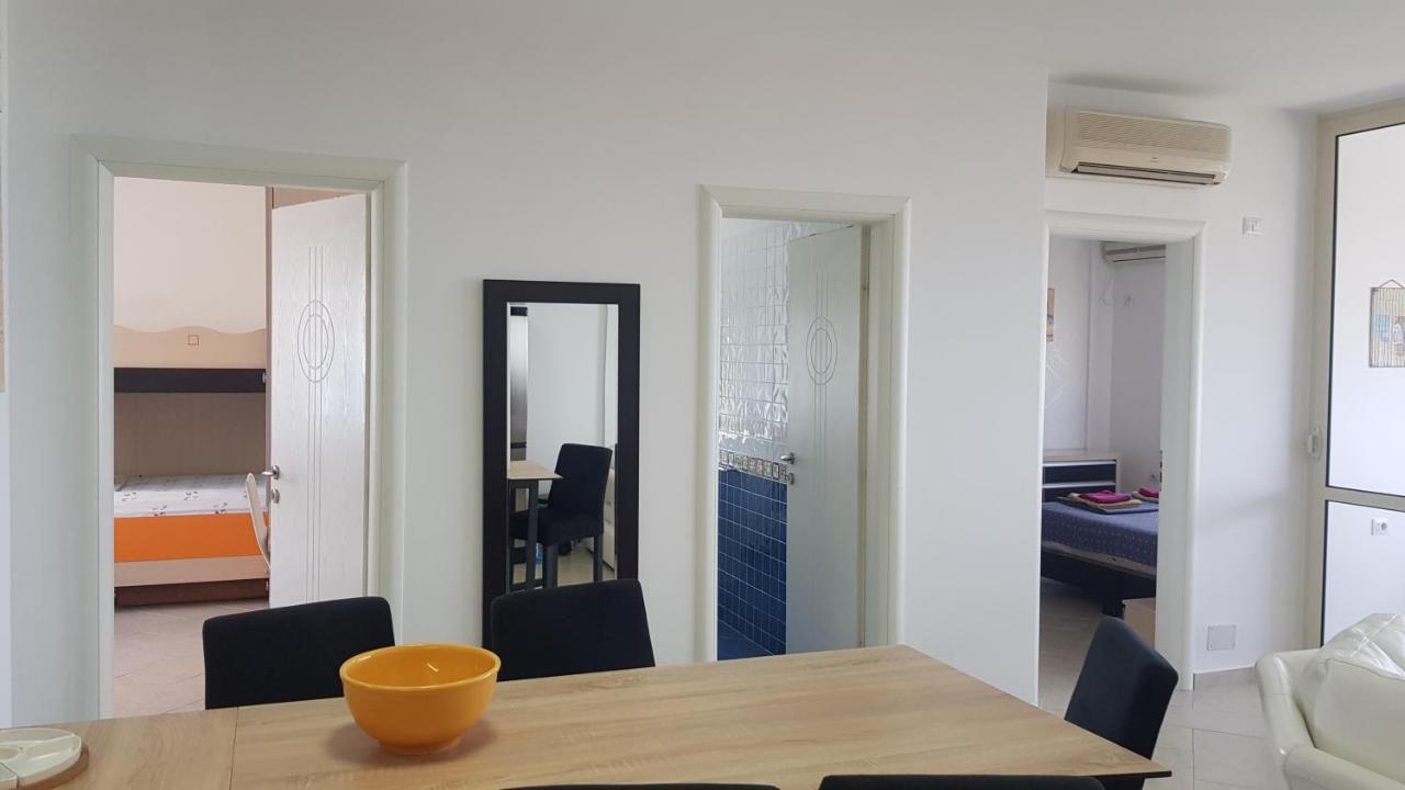 M&I Beach Apartment With Sea View Durres Ngoại thất bức ảnh