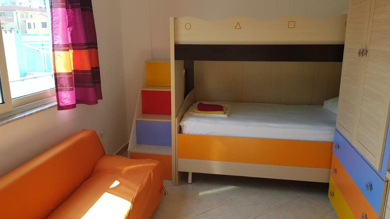 M&I Beach Apartment With Sea View Durres Ngoại thất bức ảnh